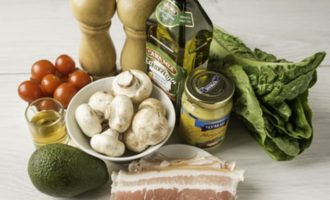 Салат с шампиньонами, авокадо и хрустящим беконом | Вкусные рецепты 1